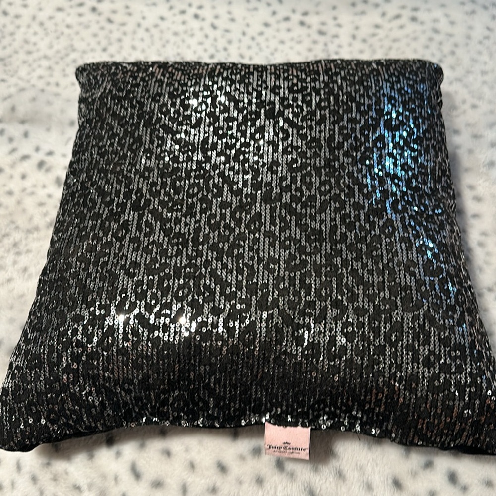 Two juicy couture leopard sequin pillows with velvet on the back - Picture 2 of 5